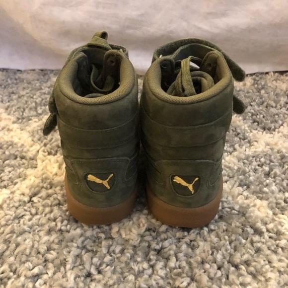 Women’s Puma sneakers - Picture 3 of 4